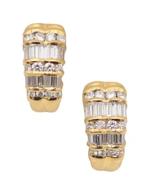 HARRY WINSTON Clips On Earrings In 18Kt Gold With 2.56 Ctw In Diamonds