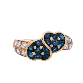 Doble Heart 18kt yellow Gold Ring with 1.82 CTW in blue Sapphires and Diamonds