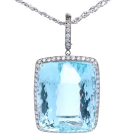 18kt white Gold Pendant Necklace with 77.40 Cts Aquamarine and Diamonds