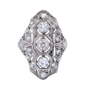 Art Deco Platinum filigree Ring with 2.00 Cts in Diamonds