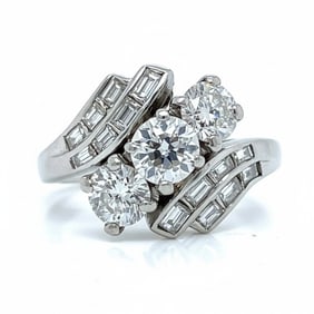 Art Deco Platinum Ring with 1.80 Cts in Diamonds