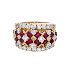 Italian Mid-Century 18kt yellow Gold Ring 2.50 CTW in with Diamonds & Rubies