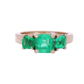 14kt yellow Gold Ring with Emeralds