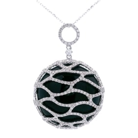 18kt white Gold Pendant Necklace with Diamonds and Onyx