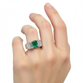 Art Deco Platinum Colombian Emerald & Diamond Ring