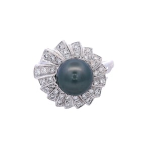 18kt white Gold Cocktail Ring with Tahitian Pearl and Diamonds