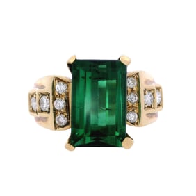 18kt yellow Gold Cocktail Ring with Green Tourmaline & Diamonds