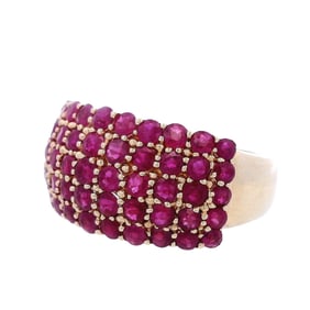 14kt yellow Gold Cocktail Ring with 3.00 Cts in Rubies