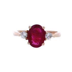 18kt yellow Gold Engagement Ring with Ruby & Diamonds