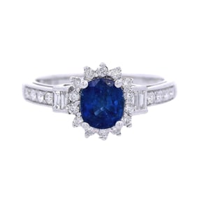 18kt white Gold Engagement Ring with Blue Sapphire & Diamonds
