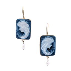 Vintage 14kt yellow Gold Black Agate Ladie Cameo Earrings