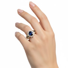 18K Yellow Gold Sapphire & Diamond Ring