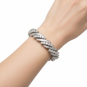 Platinum Bracelet with 15.80 Ct. In Diamonds