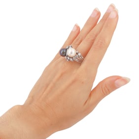 Toi et Moi Retro Platinum Ring with 2.20 Cts in Diamonds and Pearls
