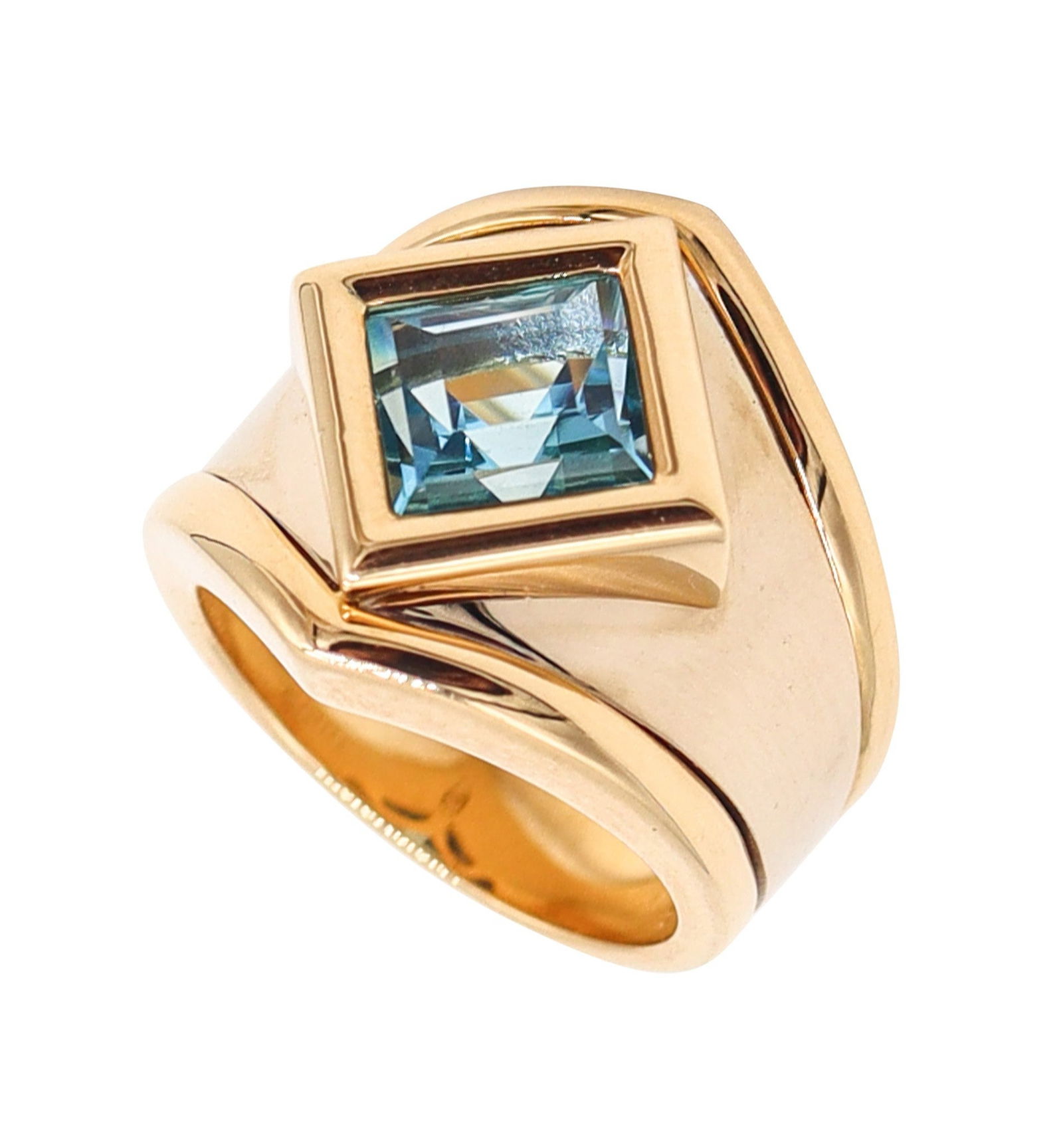 MARINA B. Modernist Alfa-Den Cocktail Ring In Solid 18Kt Gold With Blue Topaz: A beautiful bold Marina Bvlgari (Marina B.) cocktail ring from the Alfa-Den collection, created in Milano, Italy (1989) and executed with crisp geometric lines in solid 18k yellow and white gold with