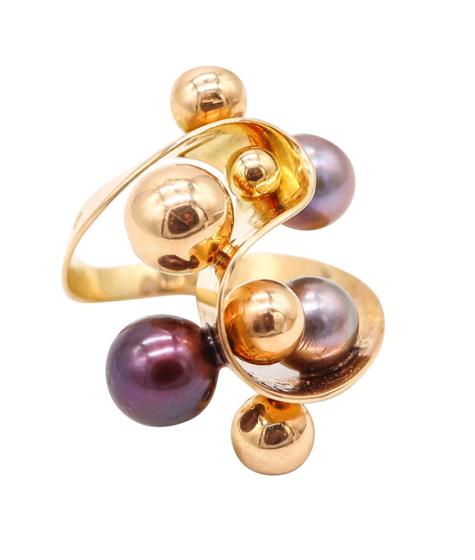 SPANISH Barcelona 1970 Modernist Cocktail Ring In 18Kt Gold With Pearls: A fabulous sculptural cocktail ring created in Barcelona, Spain circa 1970, an unusual Modernist design crafted in solid 18K yellow gold with a polished finish and bold three-dimensional curvilinear f