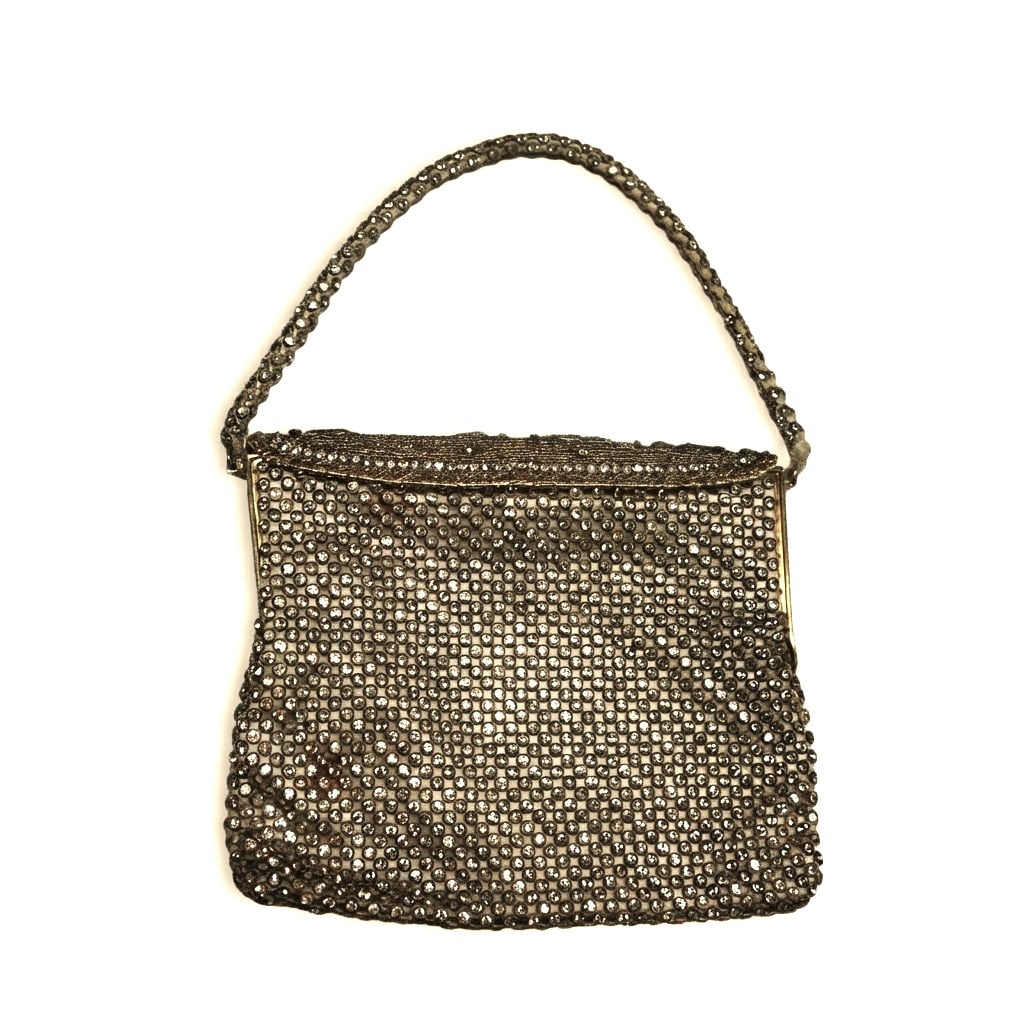 Vintage 1920s Rhinestone Handbag – Gold-Tone Frame with Chain Strap: Stunning vintage 1920s rhinestone handbag featuring all-over sparkling rhinestone embellishment in champagne and clear stones, finished with an ornate gold-tone metal frame and matching rhinestone-stu