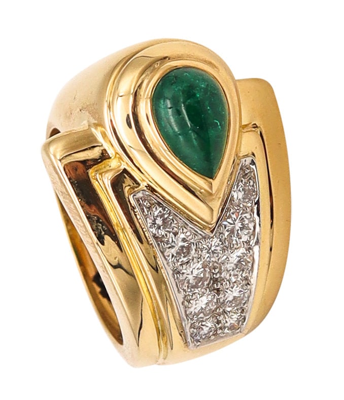 David Webb Cocktail Ring In 18kt Gold & Platinum With 2.65 Cts In Emerald And Diamonds: Beautiful and colorful collector's piece, created in New York city, at the jewelry Atelier of David Webb. This gem-set cocktail ring has been carefully crafted in solid yellow gold of 18 karats and pl
