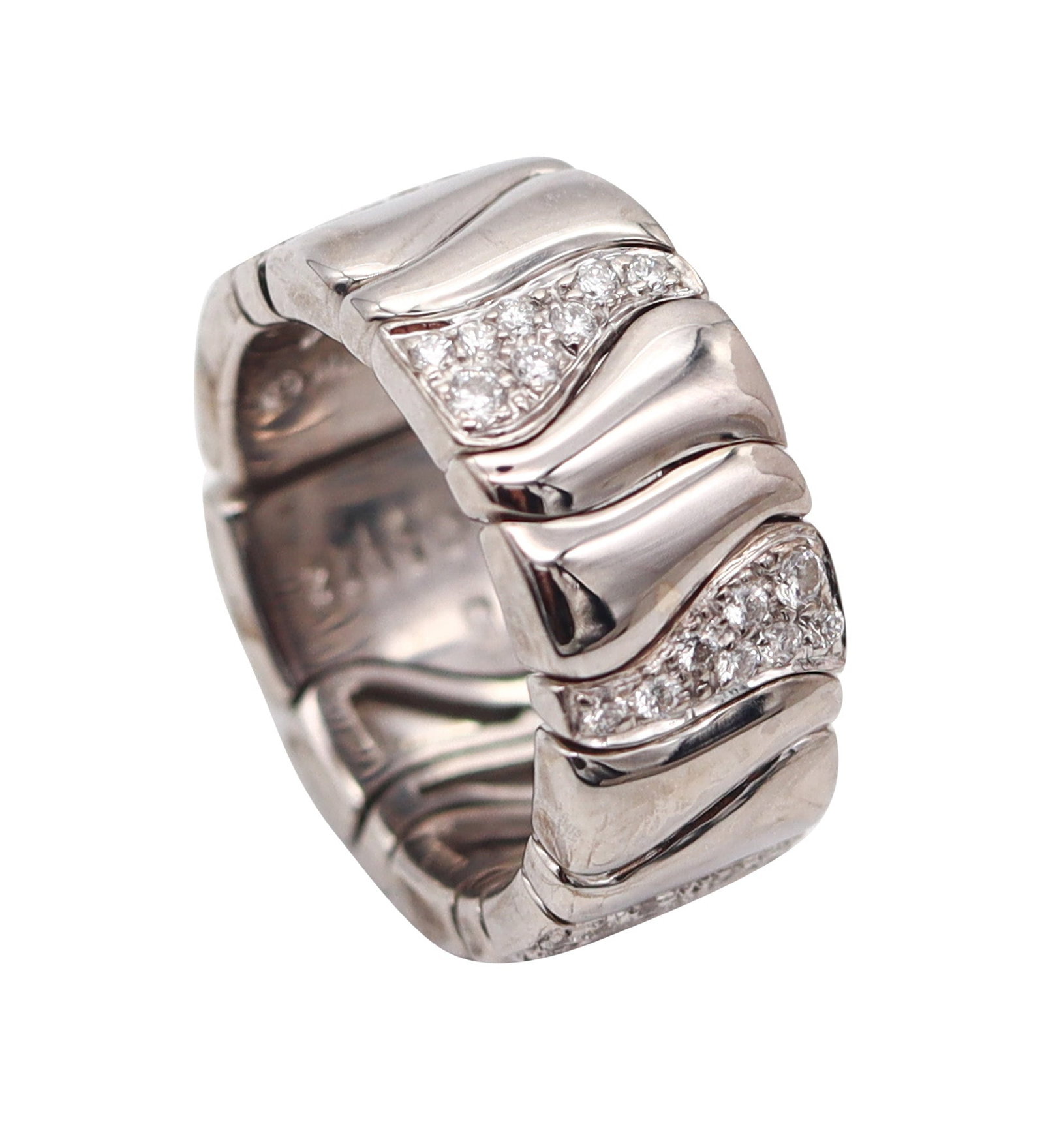 MARINA B. Milano KAR Flexible Band Ring In 18kt white Gold With VS Diamonds: This band-ring, was created in Milano Italy by the jewelry house of Marina B., back in the 1990. The vintage ring is from the popular KAR collection and has been crafted in solid white gold of 18 kara