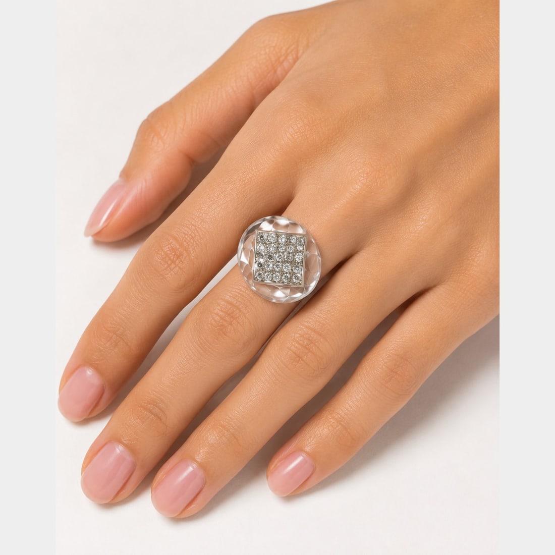 18K White Gold Ring with 0.70 CTW in Diamond & Crystal: 8K white gold crystal and diamond ring set with 25 diamonds totaling approximately 0.70 CTW in G–H color and VVS–VS clarity, featuring a bold faceted crystal center for strong light play
