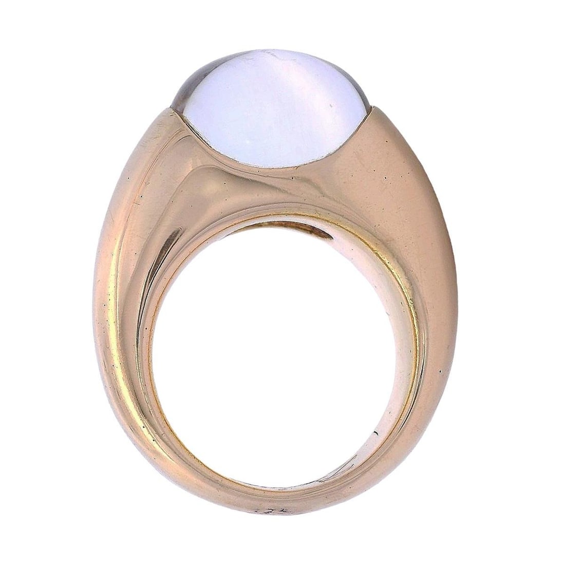 BACCARAT Vintage 18kt yellow Gold Ring with cabochon Crystal: This exquisite 1980s-1990s vintage ring in size 7 1/2 (sizable) weighs 18.45 grams and is masterfully crafted in 18k yellow gold by renowned French crystal manufacturer Baccarat. Features an elegant l