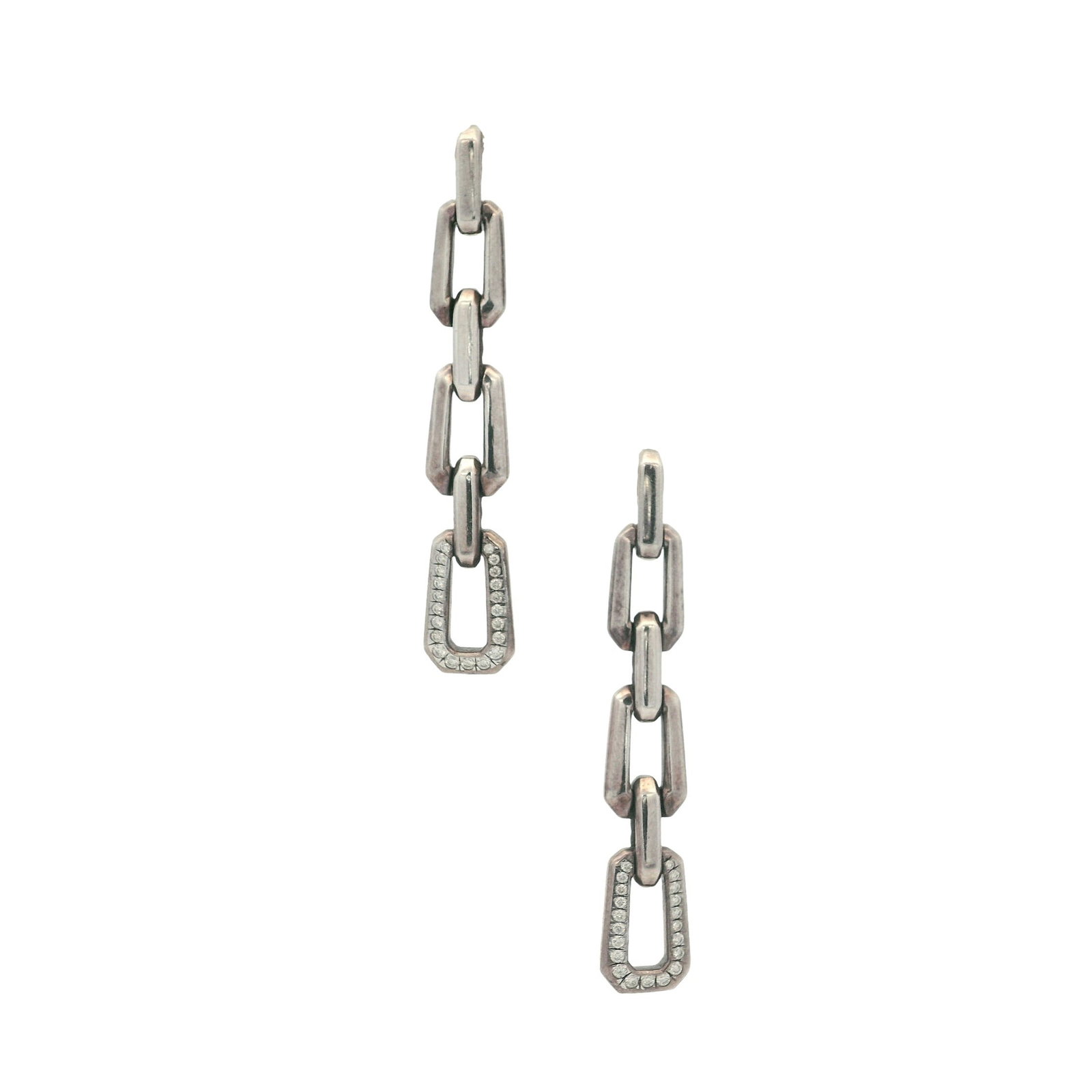 David Yurman Novella Chain Link Drop Earrings with 0.35 CTW in Diamonds: Sleek and modern David Yurman Novella chain link drop earrings, designed with elongated graduated links and accented with round-cut diamonds totaling approximately 0.35 CTW, graded colorless, for a re