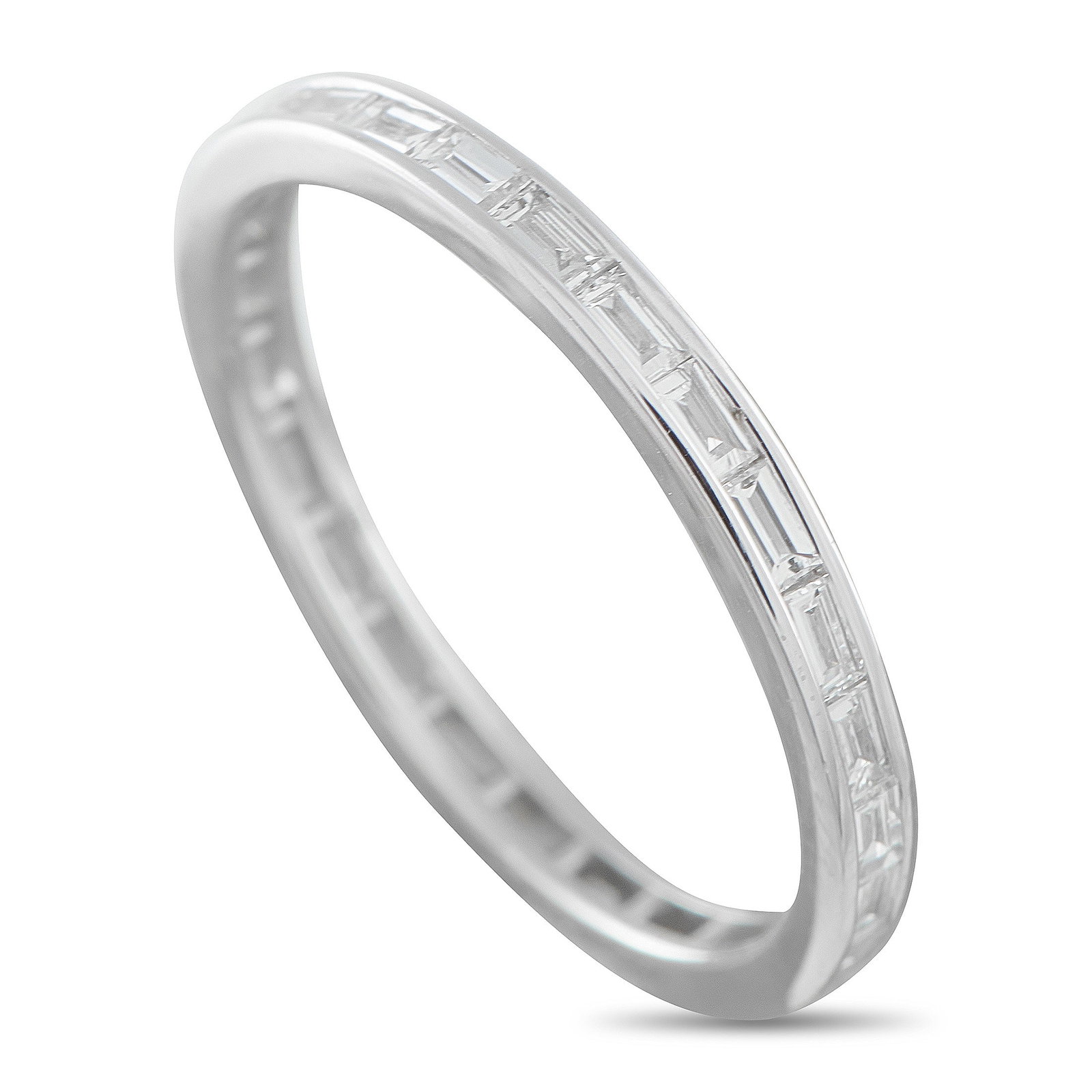18K White Gold 0.42ct Diamond Eternity Band Ring: Diamonds with a total weight of 0.42 carats serve as a stunning focal point on this timeless eternity band ring. A simple 18K White Gold setting beautifully showcases the sparkling gemstones at the ce