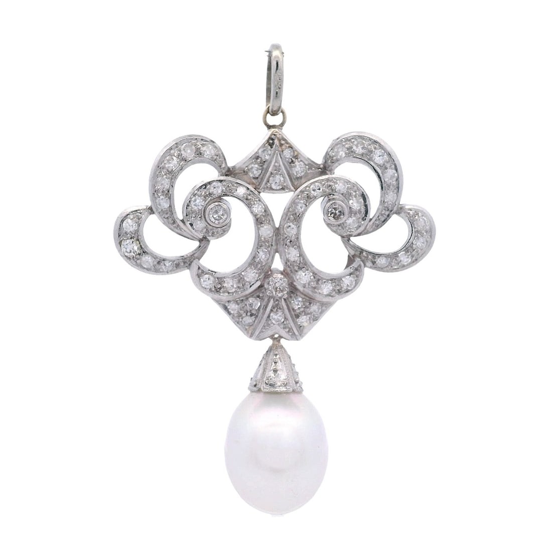 Art Deco Platinum Pendant Necklace with Diamonds & Pearl: Art Deco Pendant Necklace crafted from Platinum, set with a South Sea Pearl about 7.90 by 10.17 mm. Accenter with Single Cut and Old mine Diamonds weighing together Approx. 1.40 carats. H-I color, vS-