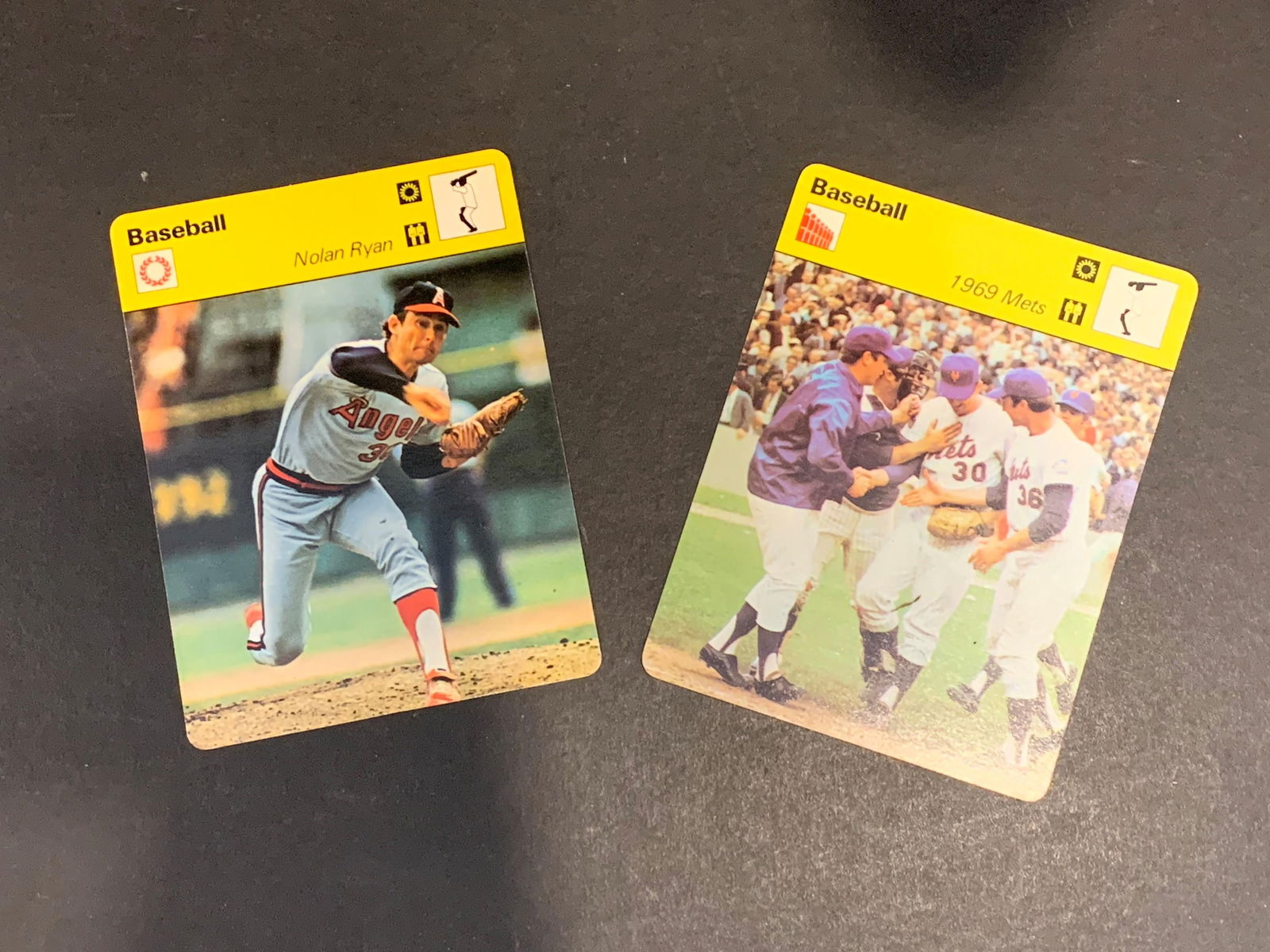 1977 Nolan Ryan New York Mets Angles Sportscaster Baseball Card Lot 02-18 and 23-04 Near Mint (1 of 2)