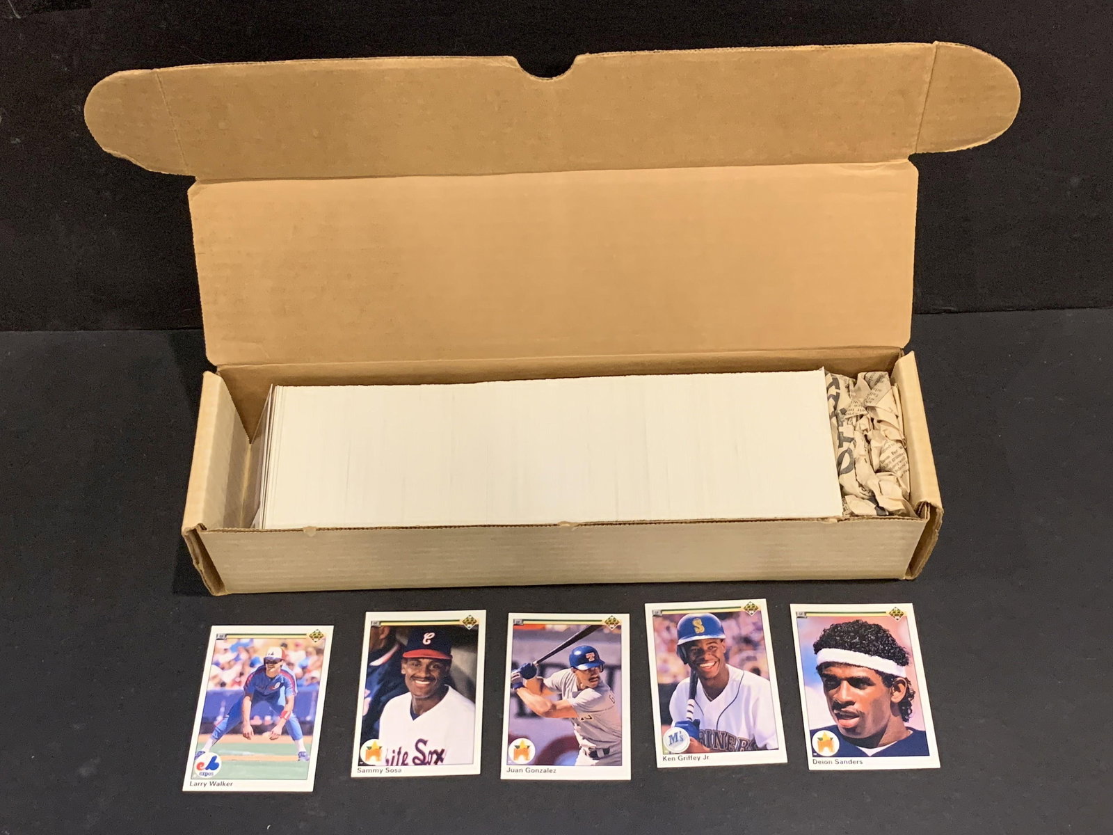 1990 Upper Deck Baseball Sosa Gonzalez Walker Sanders RC Near Complete Set 767/800 (1 of 1)