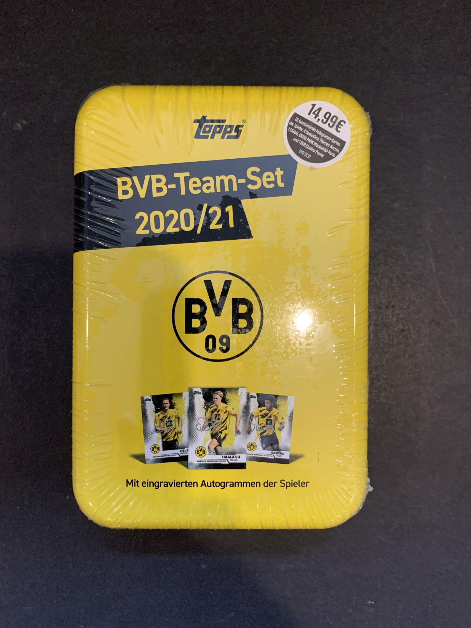 2020/21 Topps BVB Borussia Dortmund Team Set Factory Sealed Tin 30 Card Set: You are bidding on one 2020/2021 Topps MEGA Tin Factory Sealed Box BVB Team Set which includes the following items: 25 Autograph Cards (embossed facsimile autographs) of all the players (Key cards inc