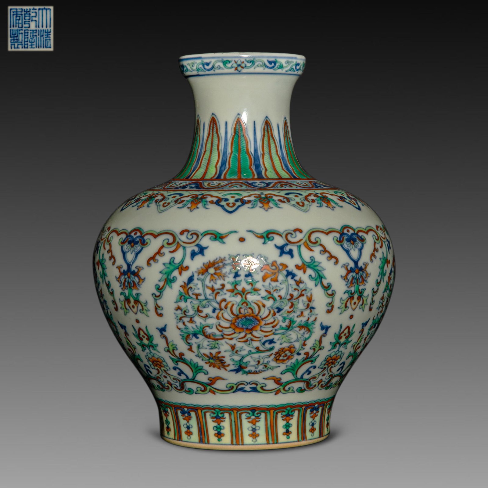 China Qing Dynasty Qianlong inscription Doucai vase (1 of 10)