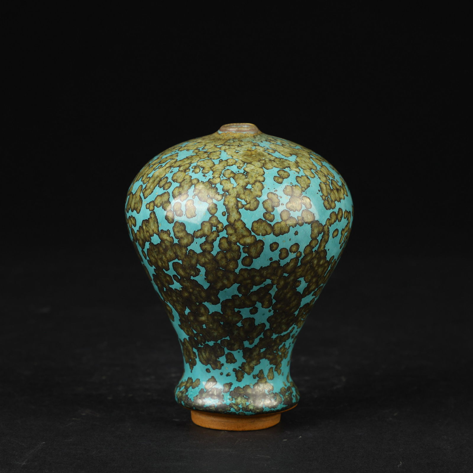 Lu Jun glazed bean bottle: Height:12cm