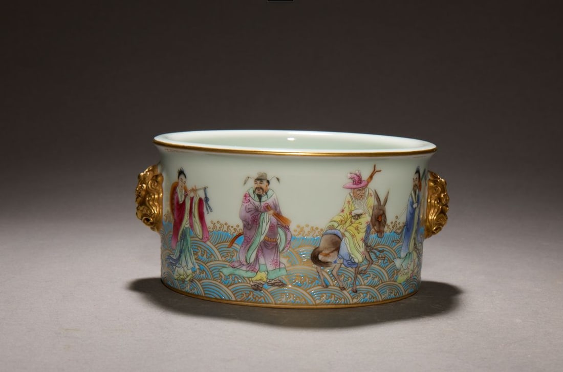 Qing Dynasty Pastel Eight Immortals Beast Ear Furnace: Height:7.5cm Width:16cm