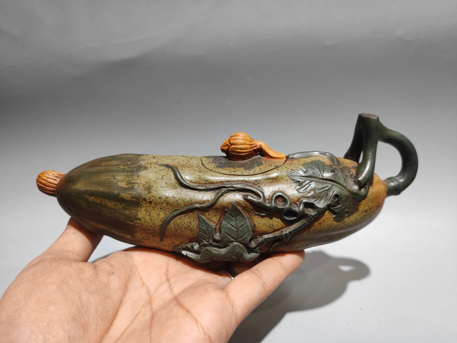 Soaring to Success: Product Name: Soaring to Success (Lower Style) Brand: Jiang Yanting Size: 22 x 6 cm Capacity: 260cc Clay: Republic of China Green Clay Provenance:from the collection of George Stopher, Kent,