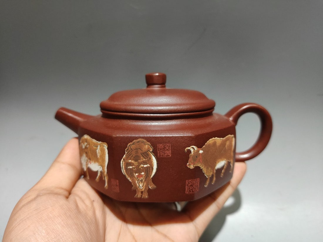 Five Oxen Teapot: Product Name: Five Oxen Teapot; Brand: Li Yanhua; Size: 15 x 7 cm; Capacity: 160cc; Clay: Original Old Purple Clay Provenance:from the collection of George Stopher, Kent, purchased from P&M Waldo