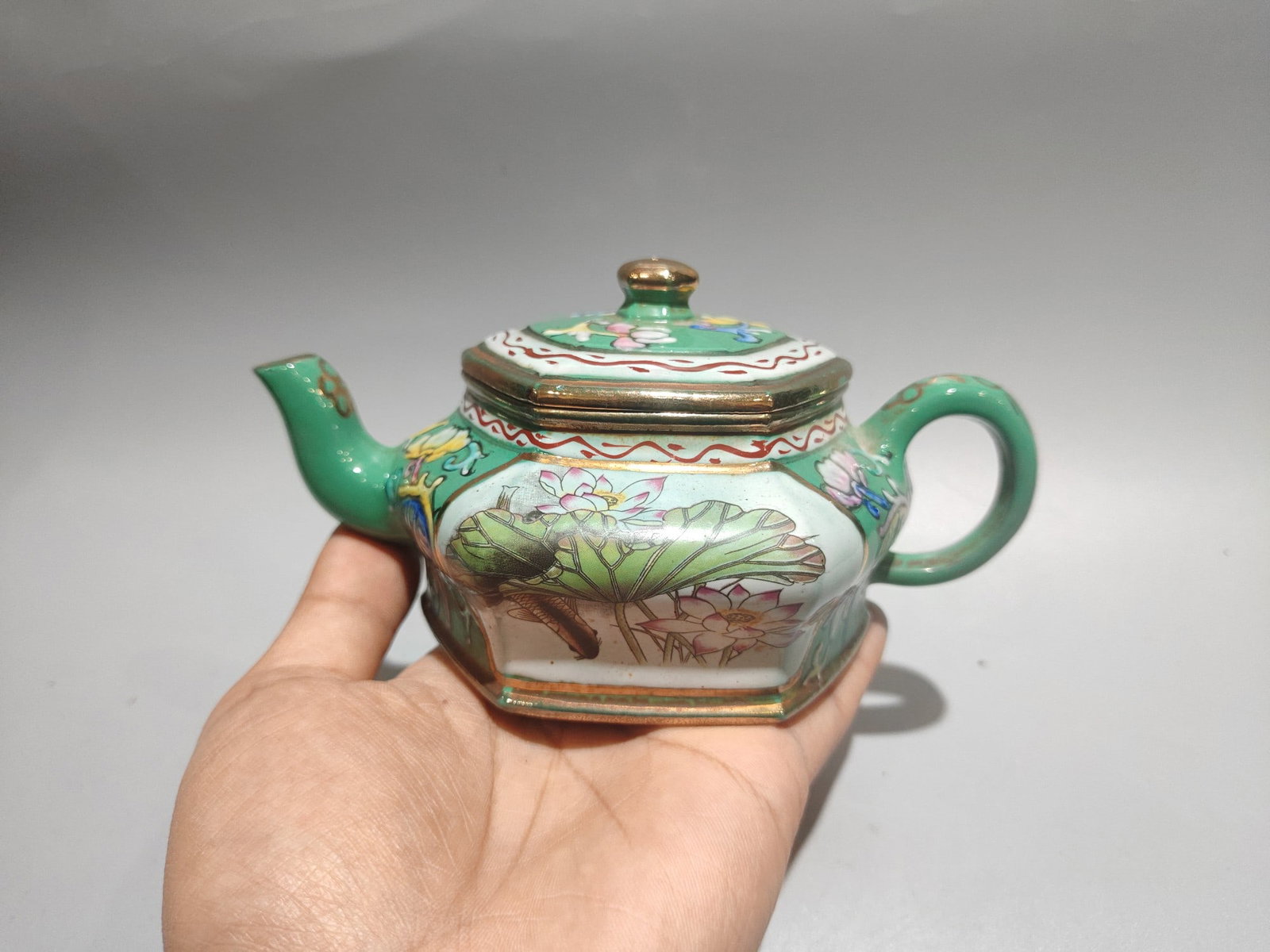 Hexagonal Enamel Teapot: Product Name: Hexagonal Enamel Teapot; Base Mark: Jin Ding Trademark; Size: 16 x 7 cm; Capacity: 260 cc; Clay: Original Purple Clay Provenance:from the collection of George Stopher, Kent, purchased fr