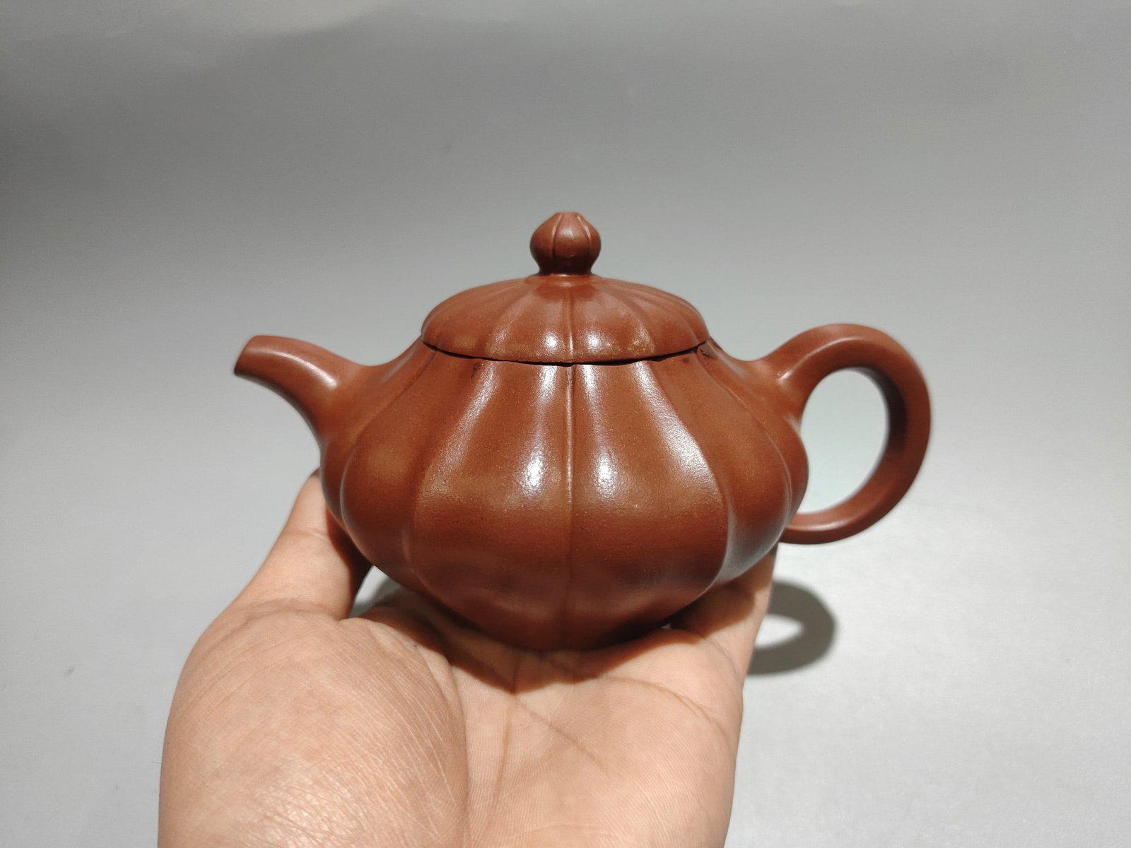 Ribbed Teapot (1 of 9)