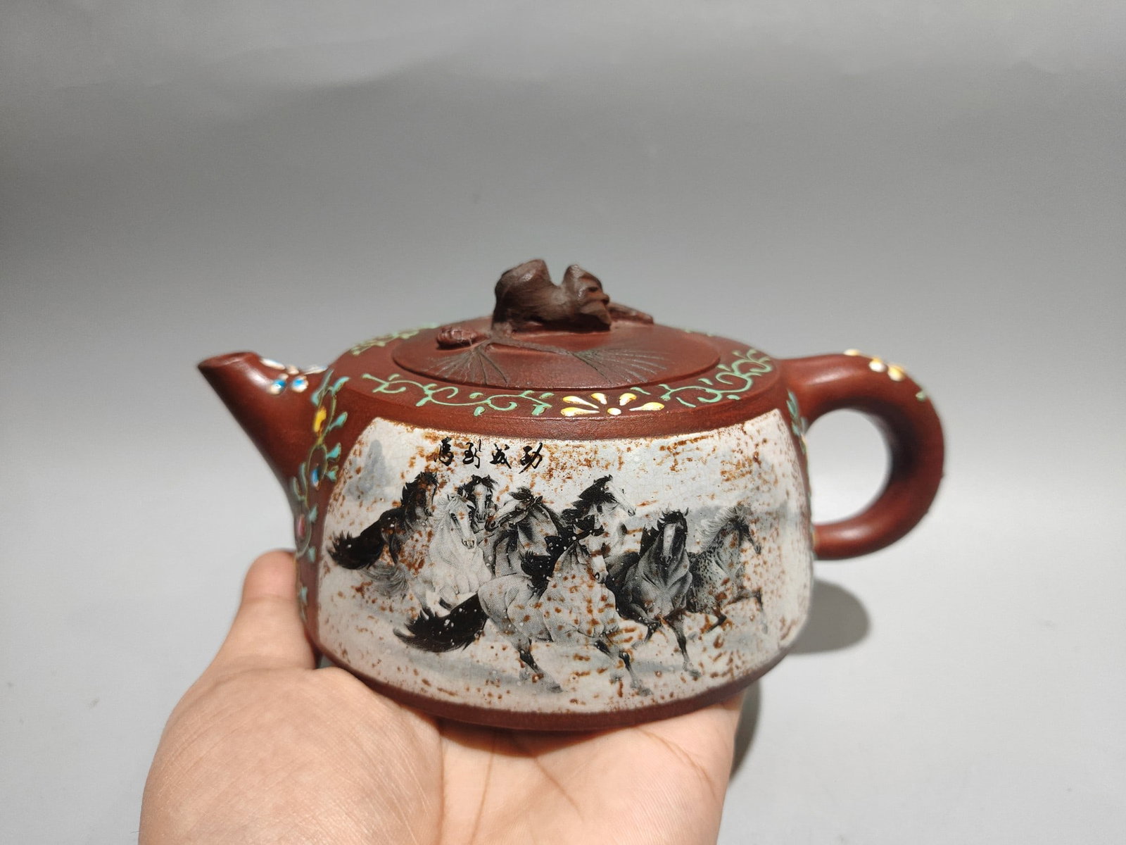 Pointillism Well Curb Teapot: Product Name: Spotted Well-Shaped Teapot (Lower Style) Brand: Chen Mingyuan Size: 19 x 8 cm Capacity: 400cc Clay: Original Red Clay Provenance:Private collection from a professor in University of