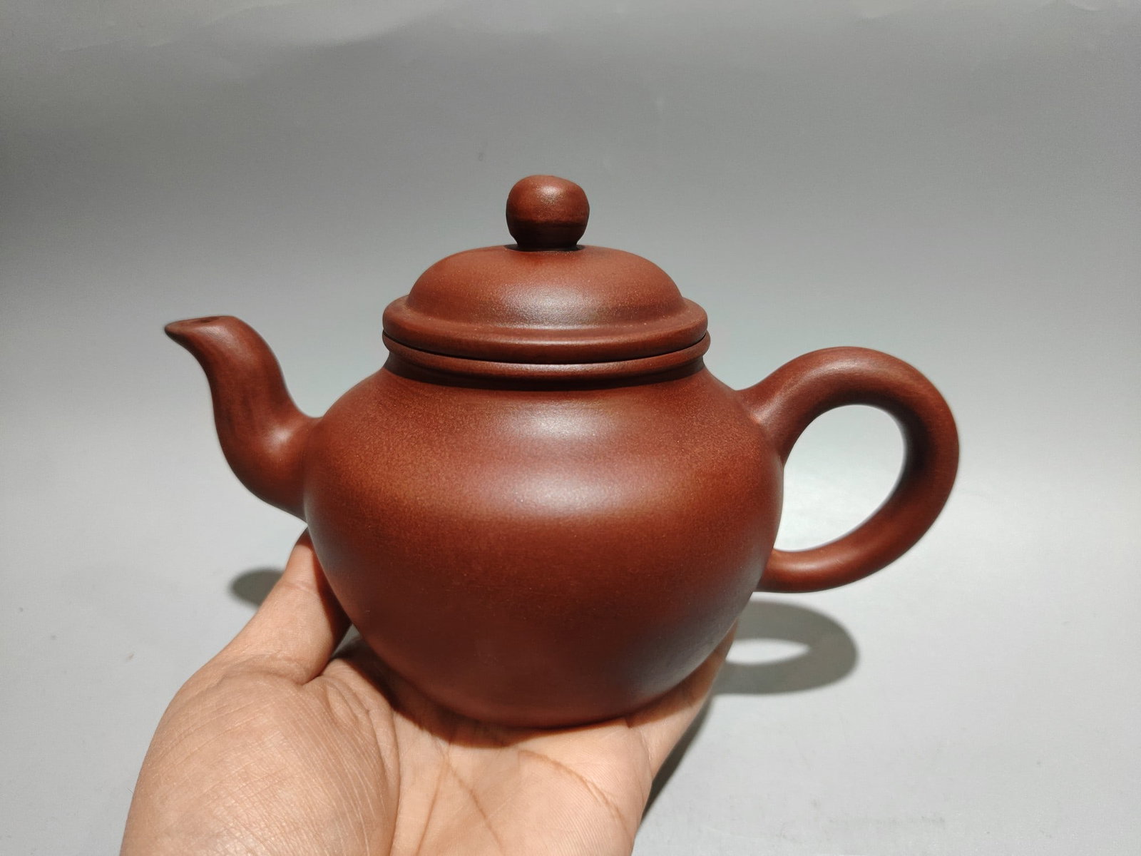 Round Bead Pot: Product Name: Round Bead Teapot; Bottom Mark: Chen Mansheng, Amantuo Studio; Size: 19 x 16 cm; Capacity: 320 cc; Clay: Original Red Clay Provenance:Private collection from a professor in University