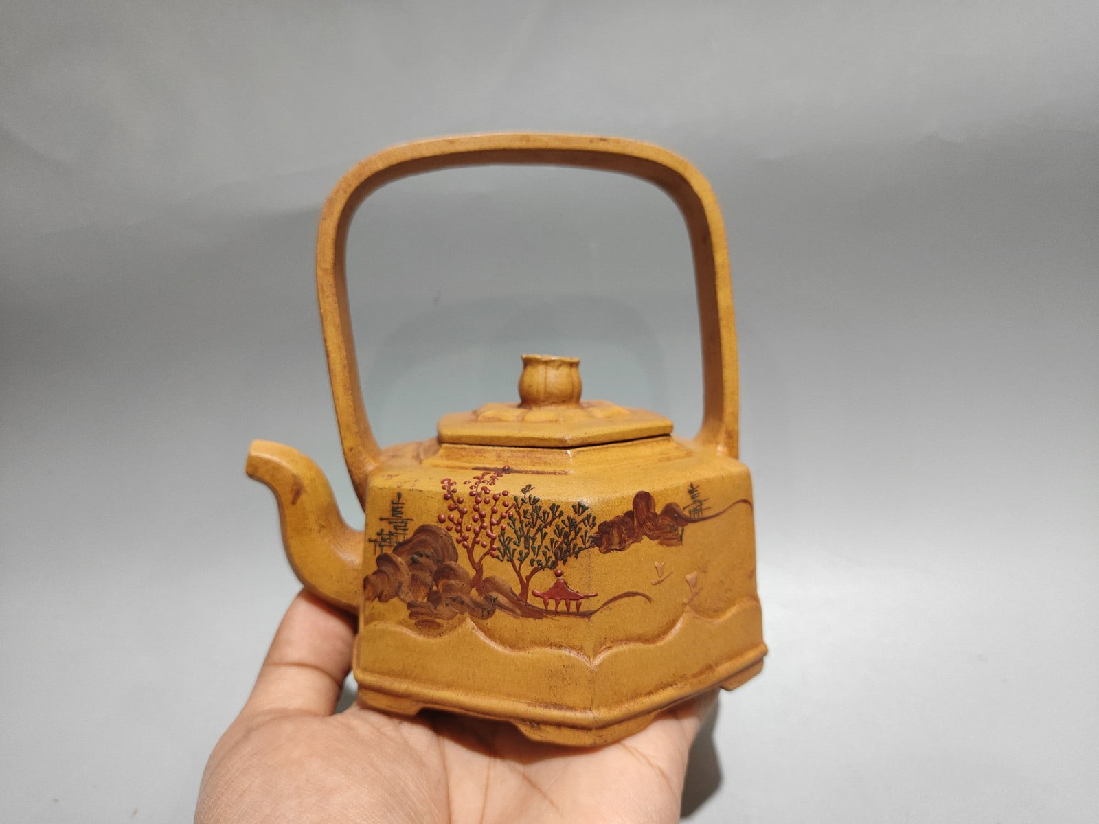 Hexagonal clay-painted lifting beam (1 of 9)