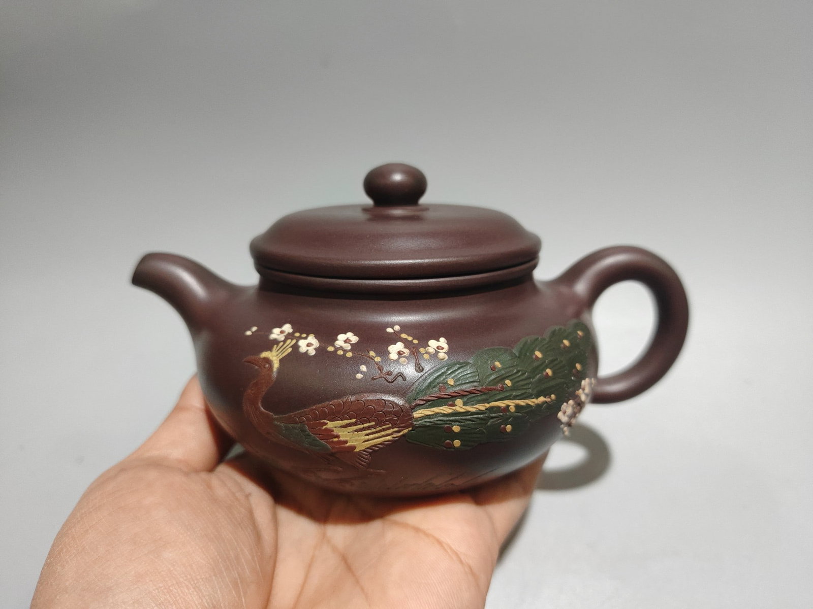 Clay-painted antique-style teapot (1 of 9)