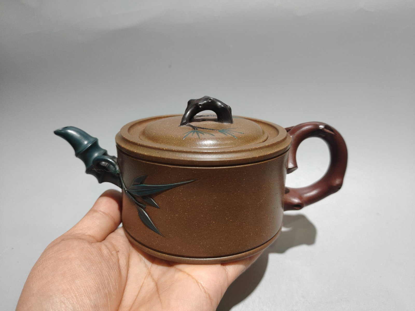 Pine, Bamboo and Plum: Product Name: Pine, Bamboo and Plum Blossom; Mark: Wang Yinxian; Size: 19/9cm; Capacity: 360cc; Clay: Original Yellow Duan Sand Provenance:Private collection, Liverpool, The United Kingdom. We have an