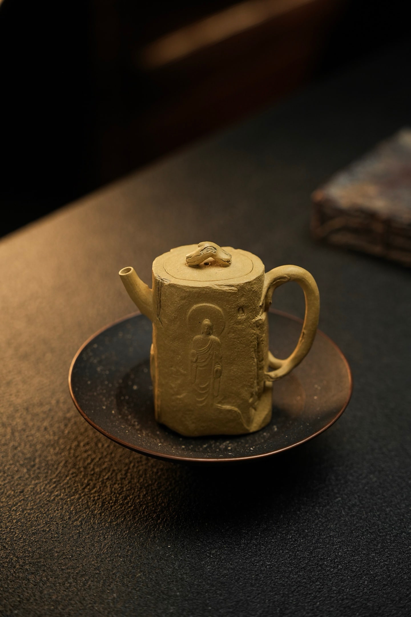 Buddhist Shrine Series X Great Freedom: The Buddha Shrine Series X Da Zizai 160cc Exclusive Design features Dunhuang Grottoes elements and a Zen-like ambiance. The hand-carved reliefs, inspired by Buddhist grottoes and cliffs, evoke a seren