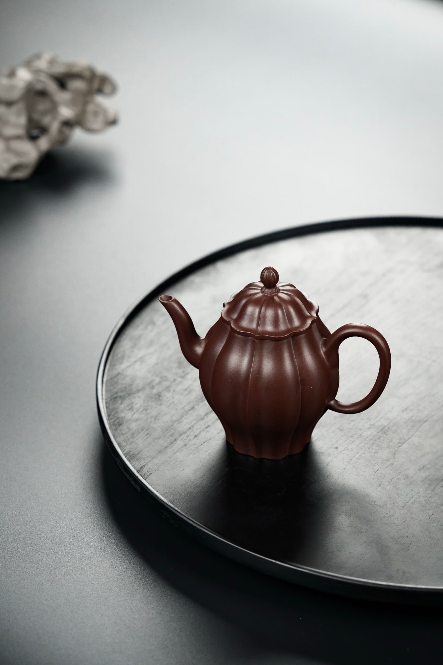 Veined Narcissus X Miniature Boutique: Veined Narcissus X Small Boutique 150cc Original Ore Top Grade Old Purple Clay Color Authentic and Lustrous, Elegant and Beautiful Shape, Upright and Clear Lines, High Shrinkage, High Difficulty, Cons