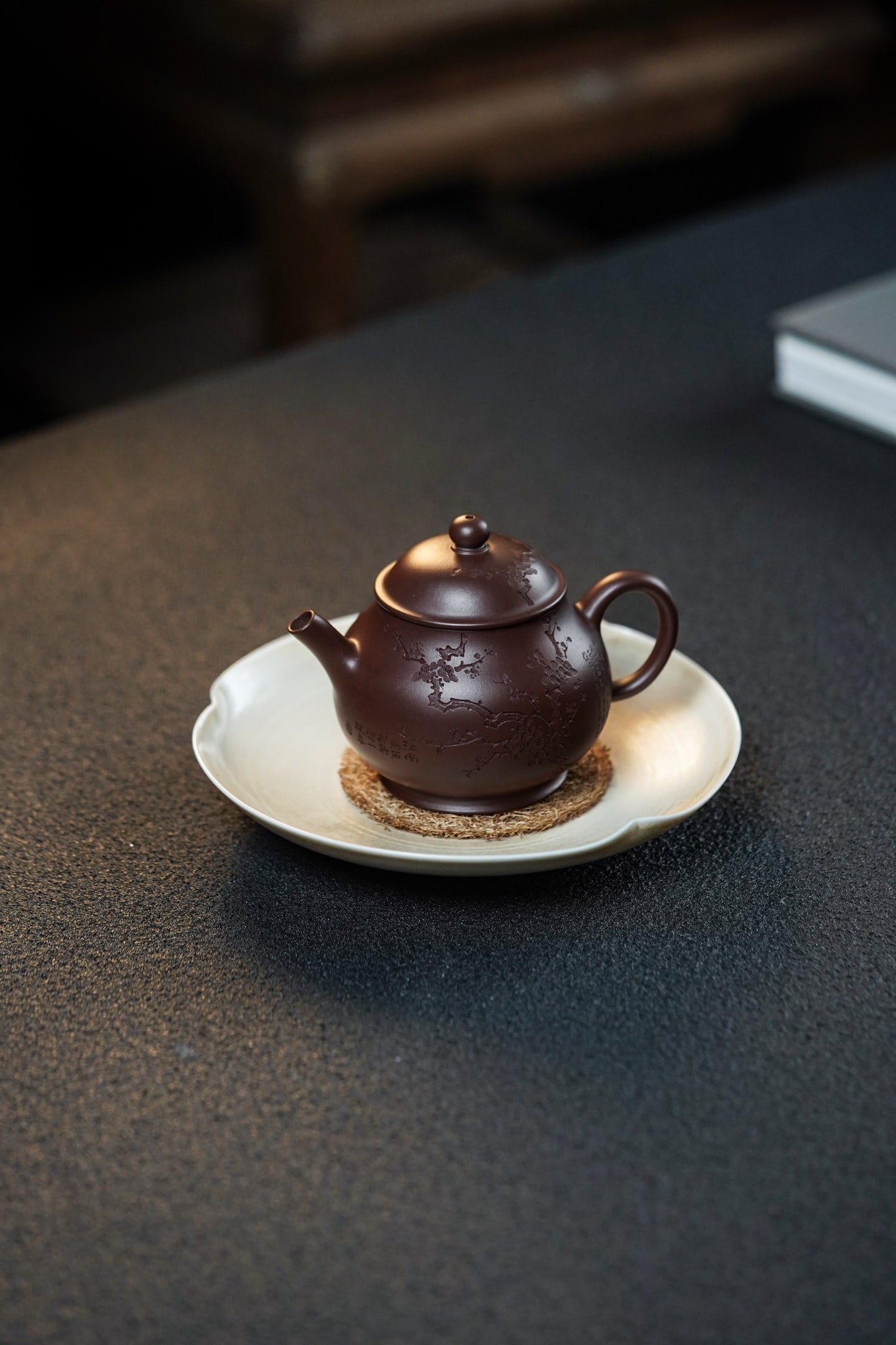 Autumn Water X Mugu: Qiushui X Mugu 150cc Premium Old Purple Jade Teapot: Authentic, lustrous, and exquisitely crafted. The spout is subtly captivating with even the slightest tap. The engraved ink plum blossom design add