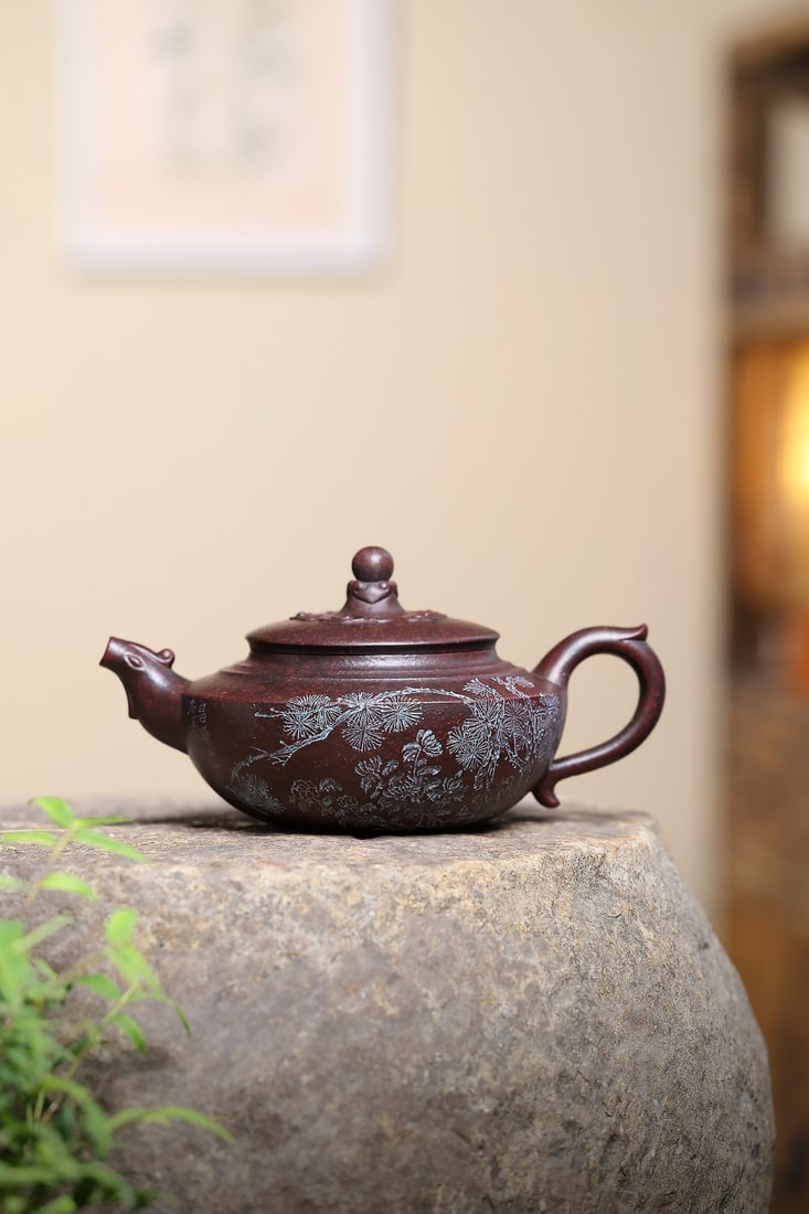 Highly recommended!! "The Phoenix Rises in the Morning Sun": Highly recommended!! "Phoenix Facing the Sun" by Xu Xiaokui, born in 1935. He is a direct descendant of Xu Youquan of the Ming Dynasty, the brother-in-law of Gu Jingzhou, a master of teapot art, the n