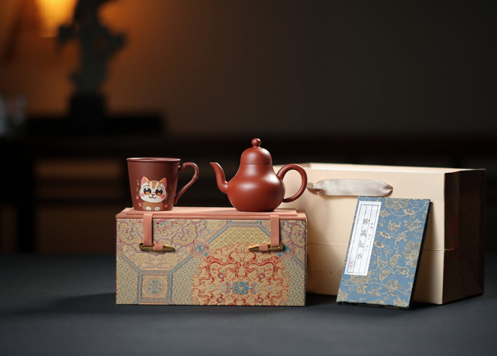 Siting Set: The Siting Teapot Set [Premium Zhu Ni Clay X Semi-handmade X Classic Kung Fu Tea Set X 100cc X Masterpiece: One Teapot and One Cup Set, Fully Hand-Painted Clay] features a teapot style created by Lu S