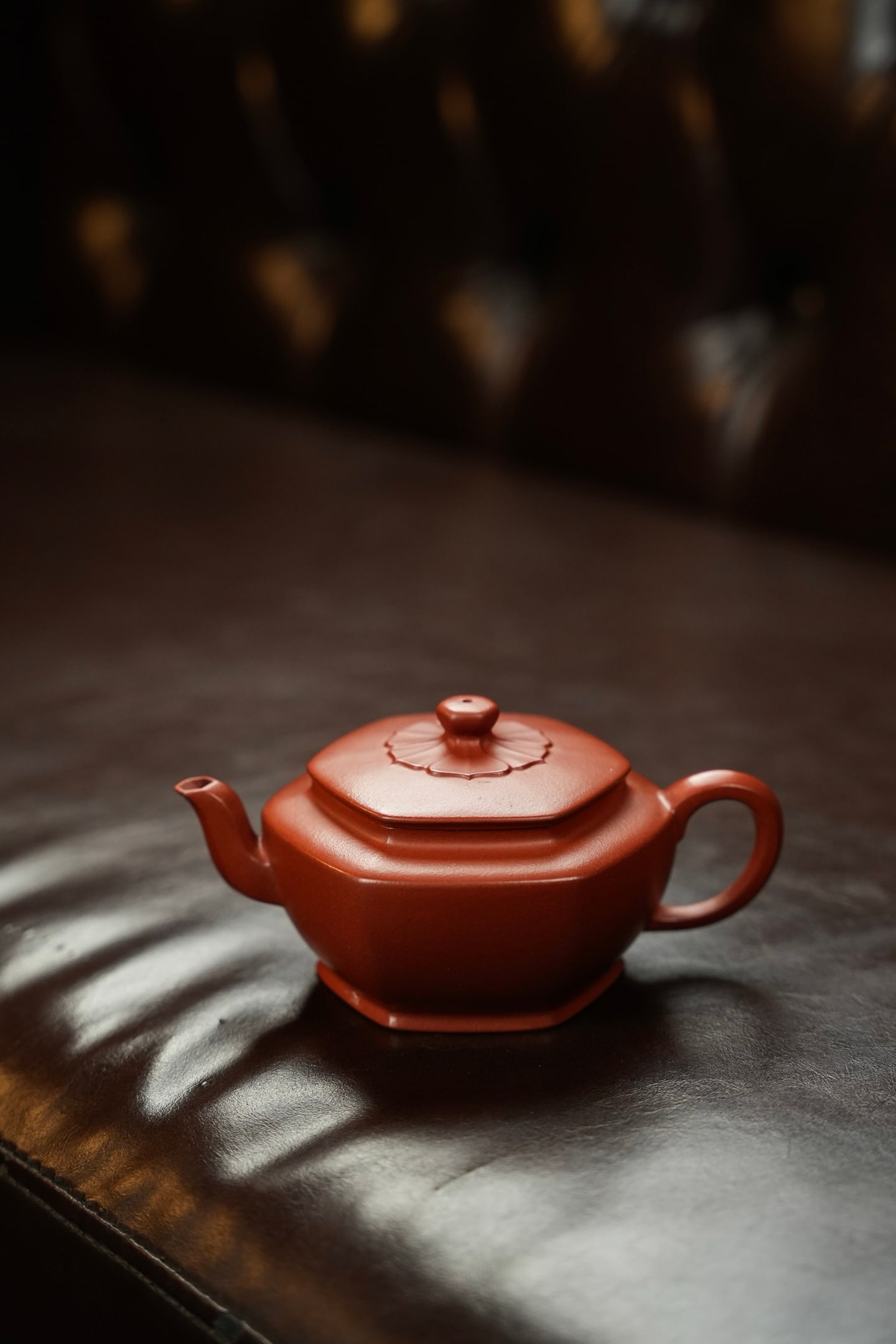 Hexagonal Lotus Fine Craftsmanship: Hexagonal Lotus Fine Craftsmanship 230cc Top-Grade Red Skin Dragon Material, with a Lustrous and Ancient Texture: A work by Master Hu Chaojun, featuring a single piece of round and square teapots, cap