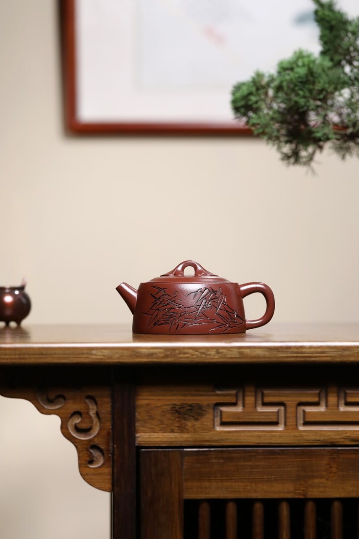 Beautiful teapot recommendation!! "Ruyi Well Curb": Highly Recommended Teapot!! "Ruyi Well Curb" Decorated by Bao Yuhua, National-Level Arts and Crafts Master; Li Wei (Jiangsu Provincial Ceramic Art Master, Senior Professional Title, Professor at Wuxi 